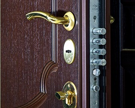 Замена замка на металлической двери Legran в Сестрорецке